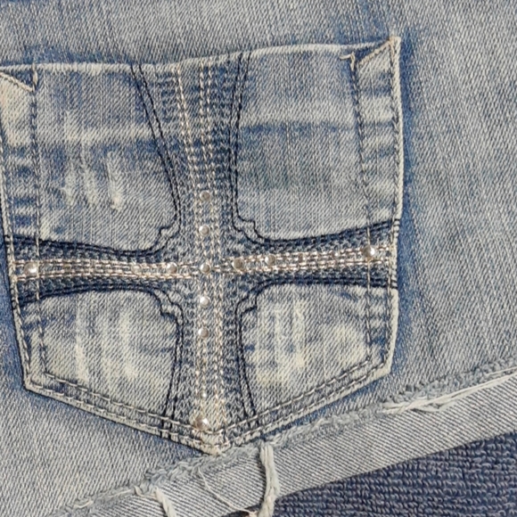 Ladies Shorts - Picture 3 of 13